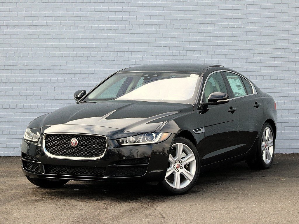 New 2019 Jaguar Xe 25t Premium 4d Sedan Near Chicago Jh19004 Bill